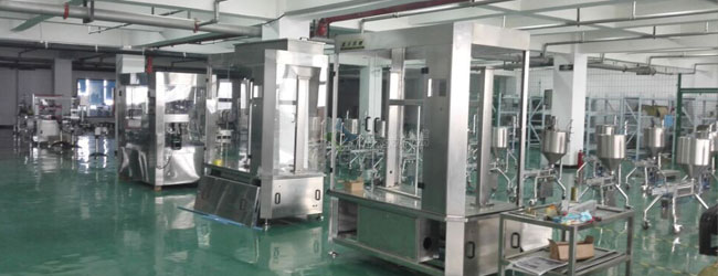 4頭辣椒醬灌裝機(jī)