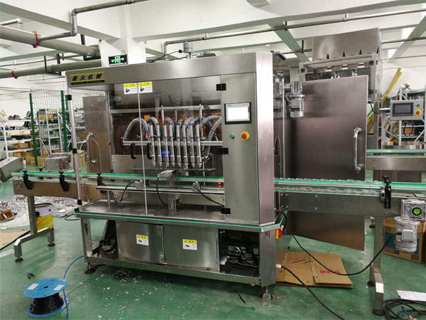 >香菇醬灌裝機車間實拍圖