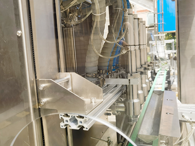 陜西辣椒醬自動灌裝機(jī)